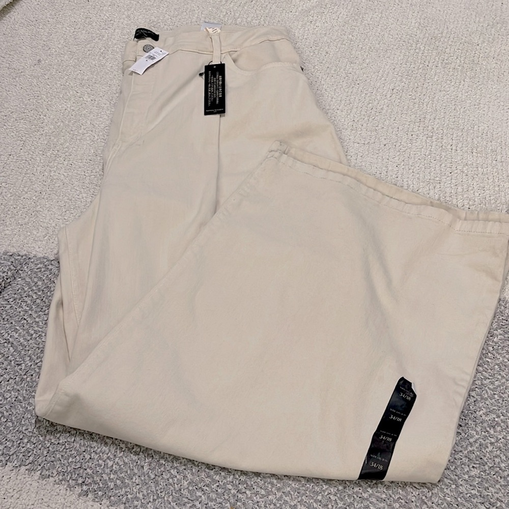 NWT- Banana Republic - 34/18. Wide Leg